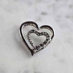 Womens Vintage Estate 10K White Gold Heart Diamond Pendant 1.1g E5422