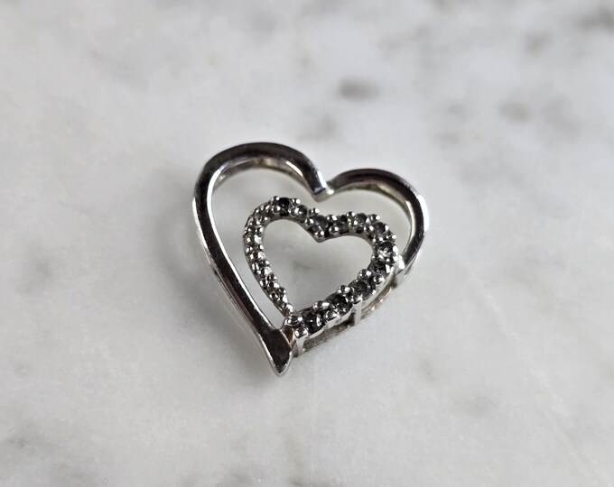 Womens Vintage Estate 10K White Gold Heart Diamond Pendant 1.1g E5422