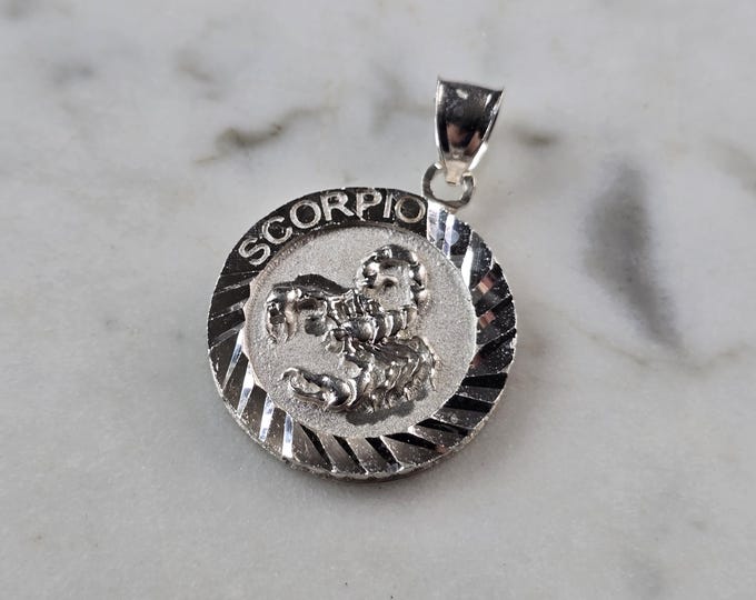 Womens Vintage Estate Sterling Silver Zodiac Scorpio Scorpion Pendant 3.5g E5695