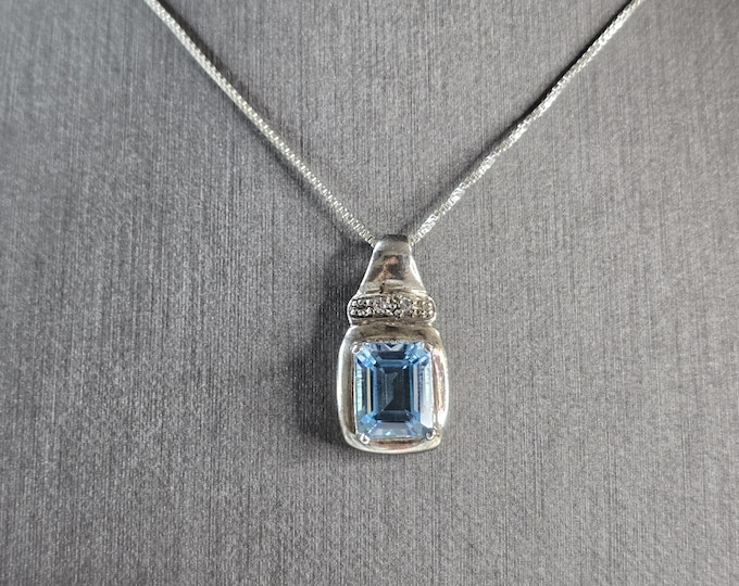 Womens Vintage Estate Sterling Silver Topaz Pendant Necklace 6.3g E818