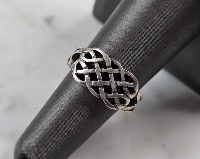Womens Vintage Estate Sterling Silver Celtic Eternity Knot Ring 4.4g E3491
