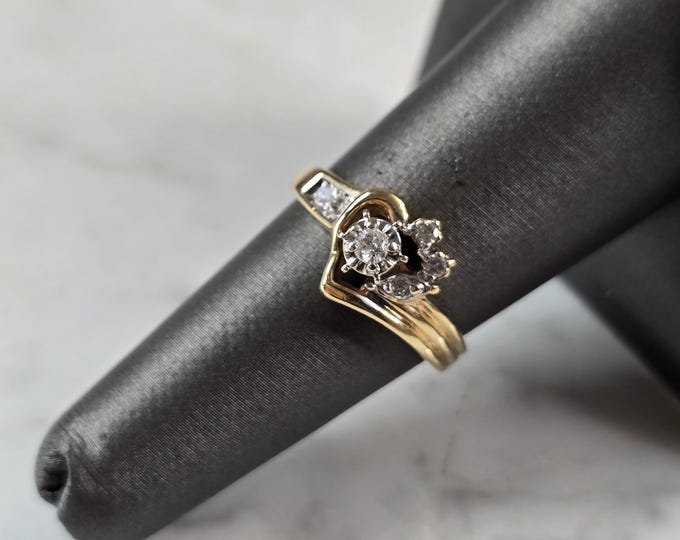 Womens Vintage Estate 10K Gold Diamond Heart Ring 3.1g E7246
