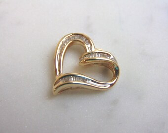 Womens Vintage Estate 10K Gold Diamond Heart Pendant 3.2g #E2572