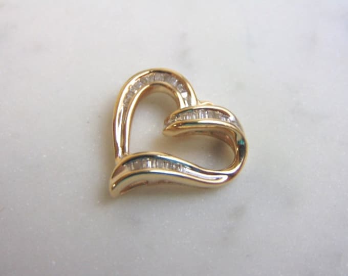 Womens Vintage Estate 10K Gold Diamond Heart Pendant 3.2g #E2572