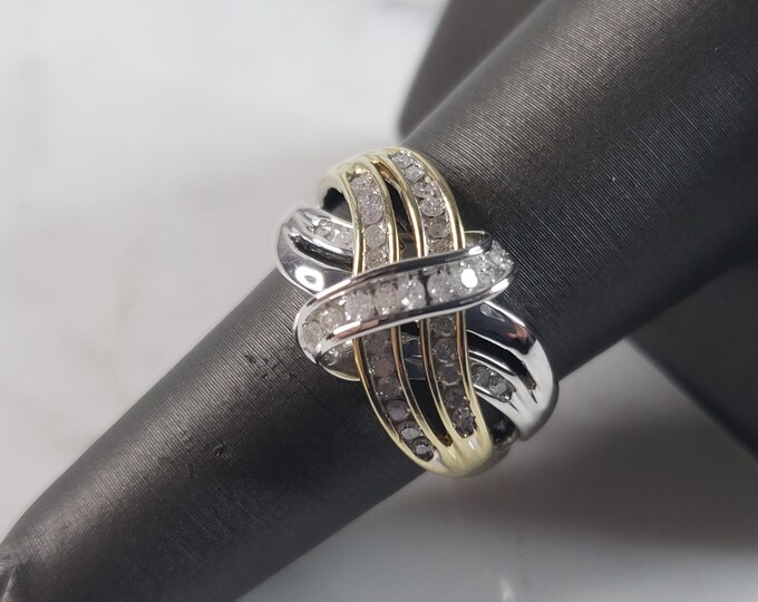 Womens Vintage Estate 10K Gold Diamond Cluster Ring 5.9g #E2842