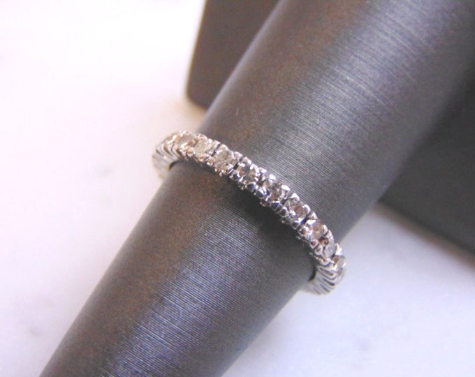 Womens Vintage Estate 14K White Gold Diamond Eternity Ring 3.6g E1097