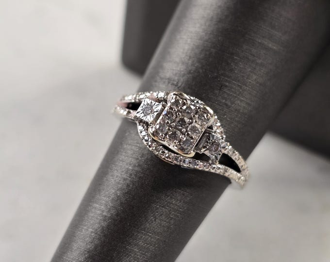 Womens Vintage Estate 10K White Gold Diamond Ring, 3.1g E4507