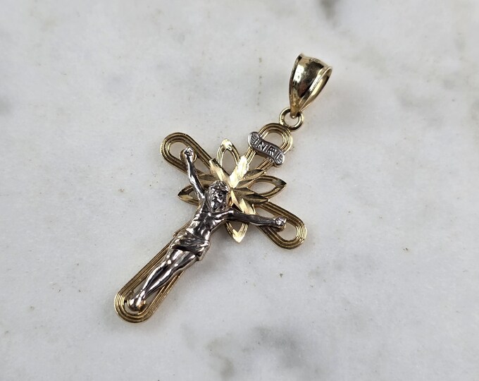 Vintage Estate 14K Yellow Gold Religious Cross Pendant, 1.7g E6829