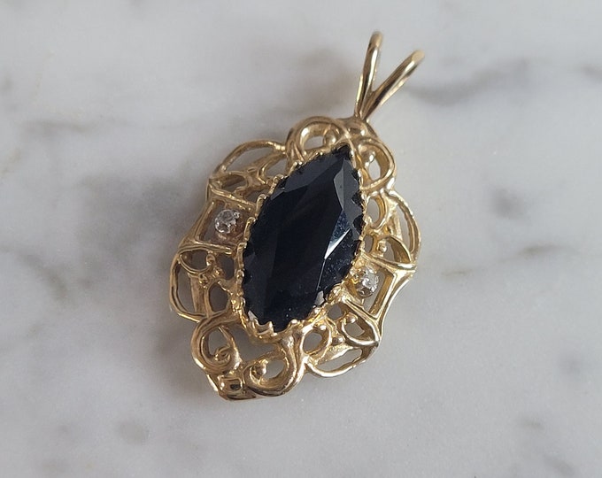 Womens Vintage Estate 10K Gold Onyx Diamond Pendant 2.1g E6925