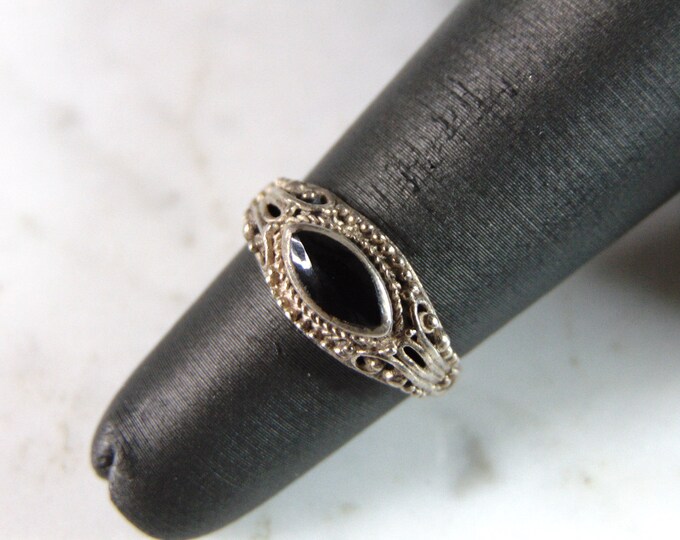 Womens Vintage Estate Sterling Silver Onyx Ring 2.1g E3604