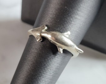 Womens Vintage Estate Sterling Silver Dolphins Ring 2.7g E7063