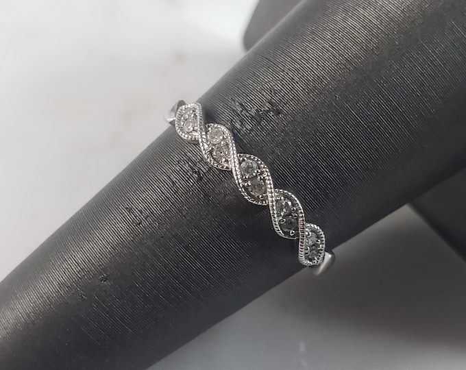 Womens Vintage Estate 10K White Gold Diamond Ring, 1.2g E5961