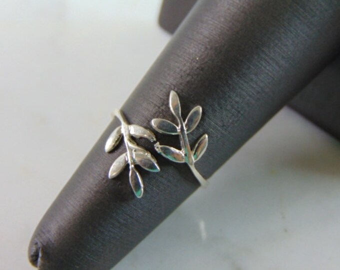 Womens Vintage Estate Sterling Silver Flower Ring 1g E2226