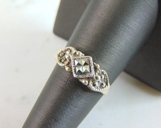 Womens Vintage Estate Sterling Silver Modernist Ring 2.7g E3144