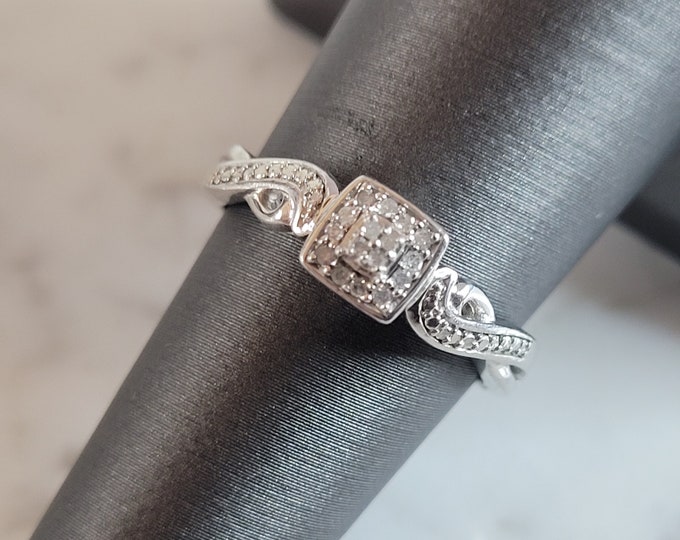 Womens Vintage Estate Sterling Silver Diamond Ring 3.1g #E1375