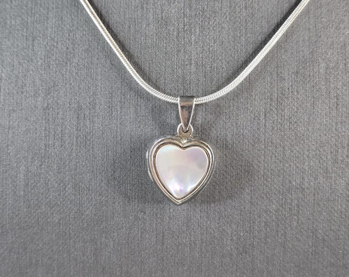 Womens Vintage Sterling Silver MOP Heart Pendant Locket Necklace 14.8g #E4163