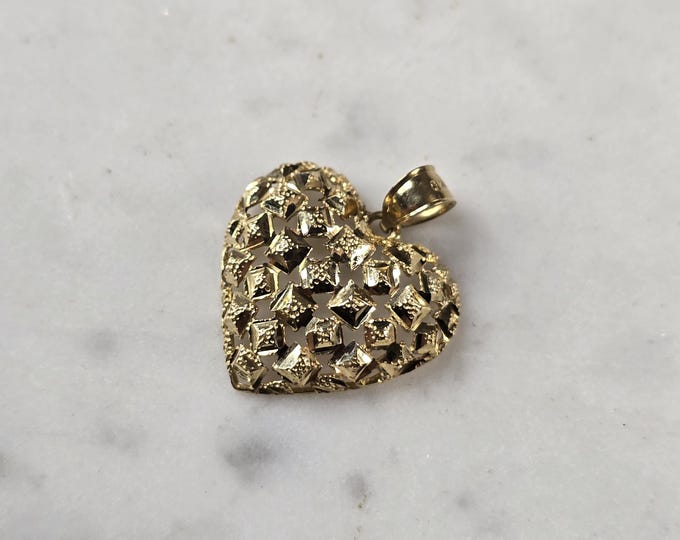 Womens Vintage Estate 10K Gold Heart Pendant 1.5g #E7867