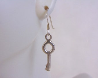 Womens Vintage Estate Sterling Silver Key Earrings 1.6g E4394