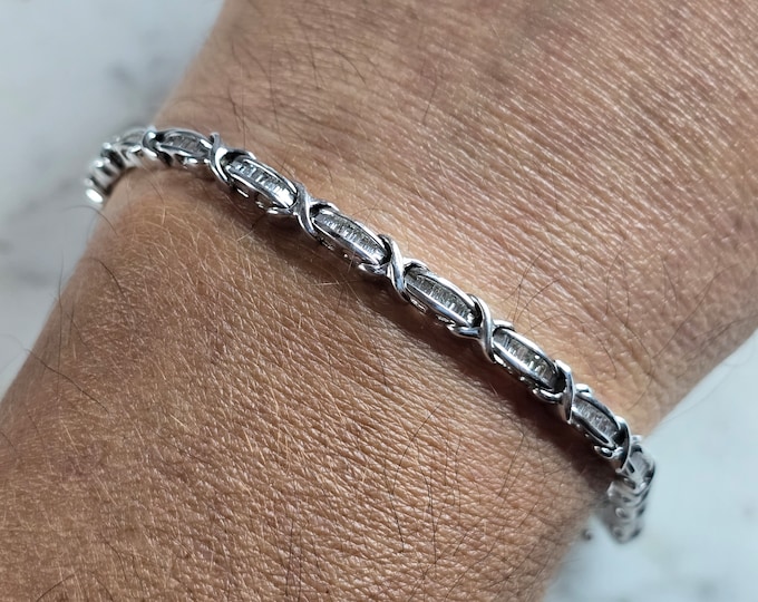 Womens Vintage Estate 10K White Gold Diamond Tennis Bracelet 10.9g E5630