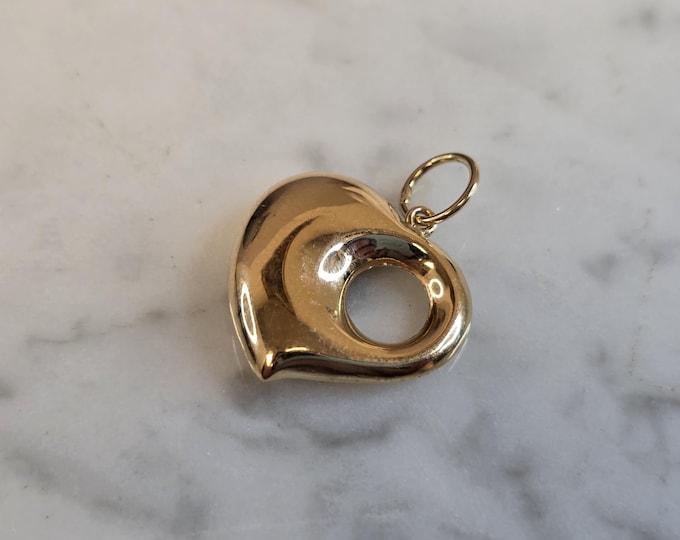 Womens Vintage Estate 18K Yellow Gold Heart Pendant 1.7g E7506