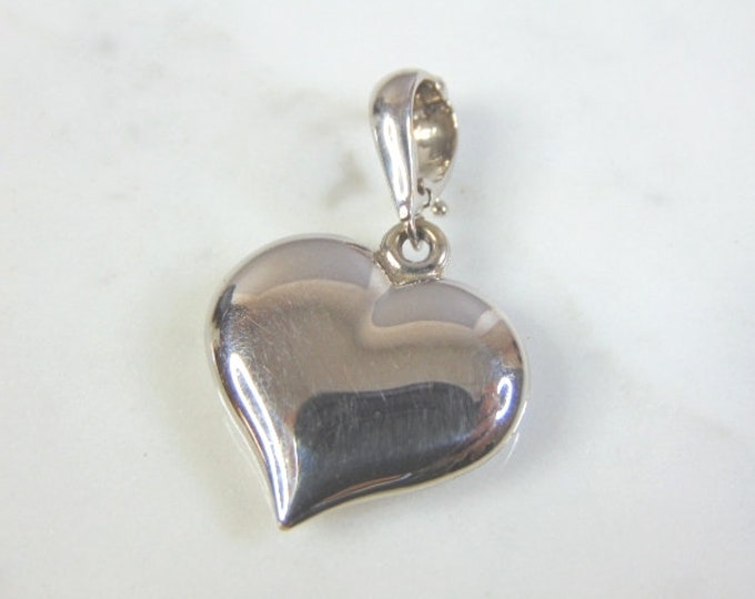 Womens Vintage Estate 14k White Gold Heart Pendant 3.0g E1828