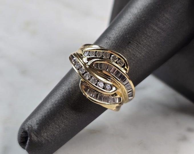 Womens Vintage Estate 14K Yellow Gold Modernist Diamond Ring 5.7g E1957