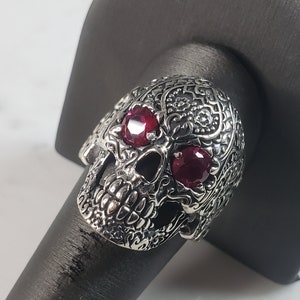 Mens Sterling Silver Ruby Eyed Skull Ring 14.3g E6413