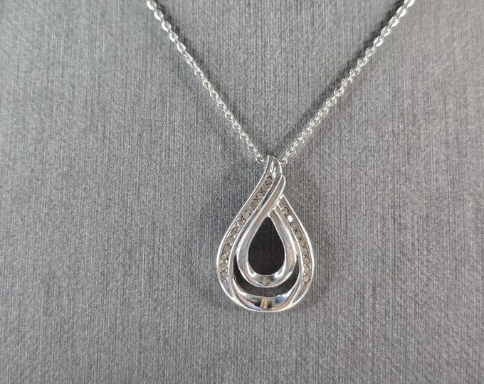 Womens Vintage Sterling Silver Diamond Tear Drop Pendant Necklace 3.4g E7062