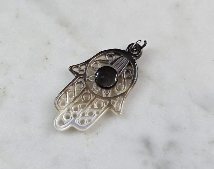 Womens Mother of Pearl ? Religious Hamsa Hand Pendant E3043