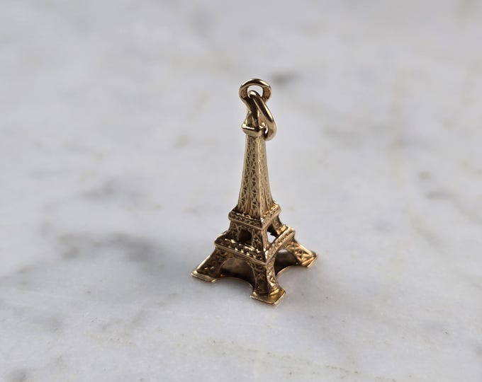 Womens Vintage Estate 18k Gold Eiffel Tower Paris Charm Pendant 1.1g E5102