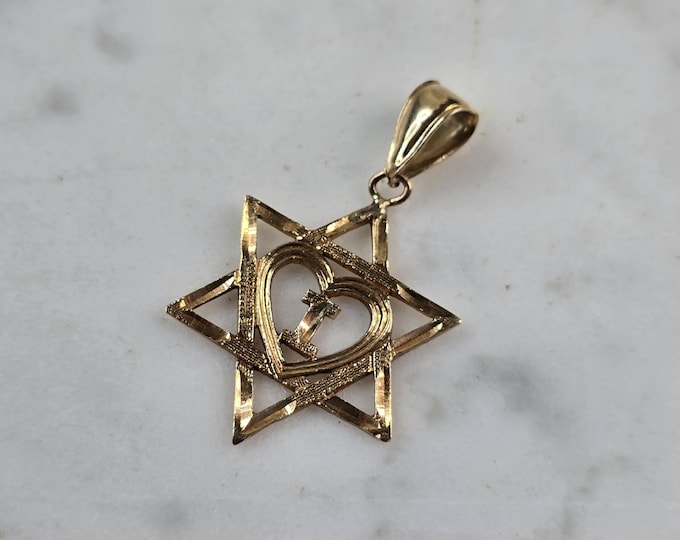 14K Gold Jewish Judaica Star of David Letter " I " Heart Pendant, 1.5g E6828