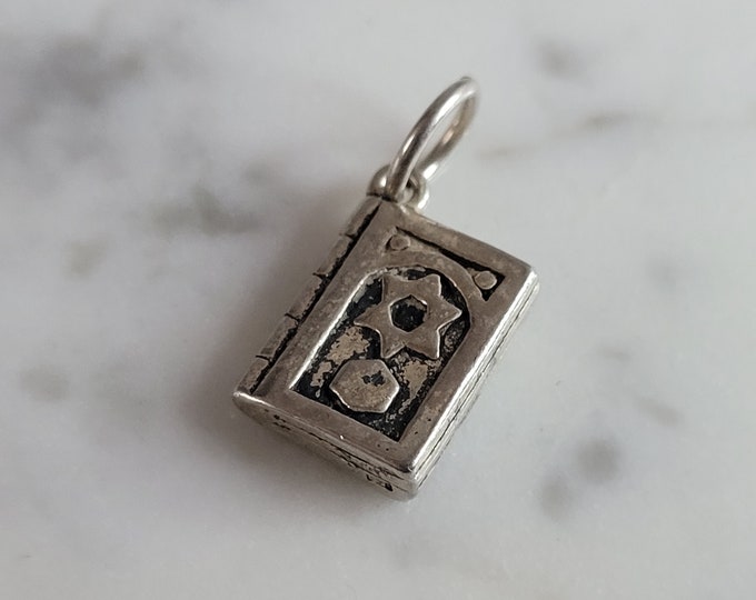 Vintage Sterling Silver Jewish Judaica Hebrew Torah Charm Pendant 3.9g E1683