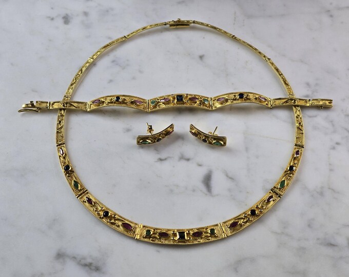Womens 18k Gold Emerald Sapphire Necklace Bracelet Earring Set 61.1g E7569