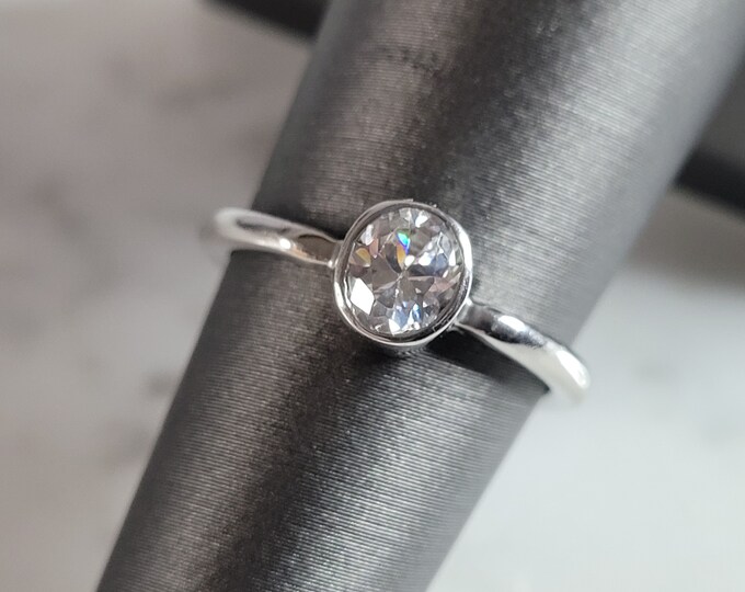 Womens Estate Sterling Silver Modernist CZ Ring 2.3g E6648