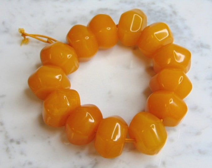 Womens Vintage Estate Butterscotch Bakelite Bracelet