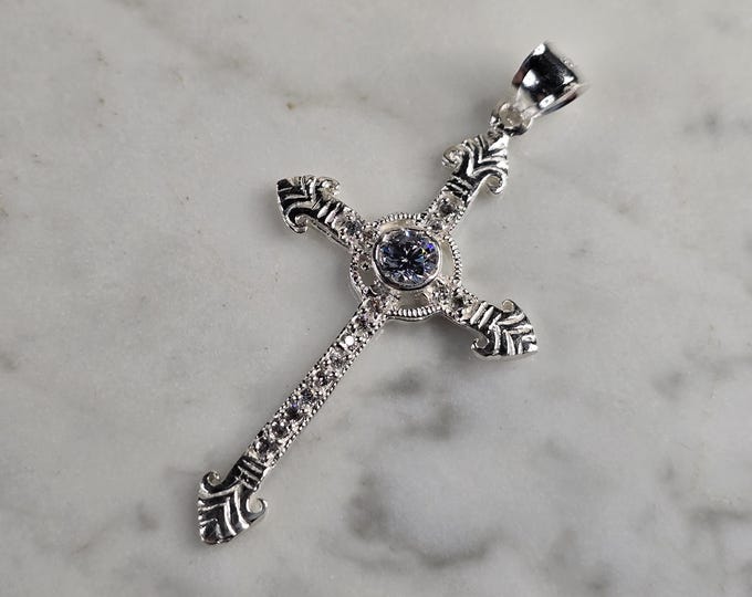 Womens Vintage Estate Sterling Silver CZ Religious Cross Pendant 3.3g E4881