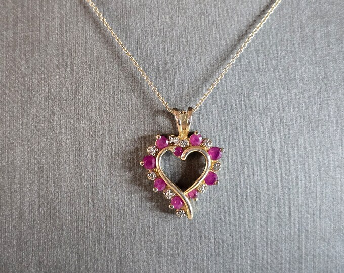 Womens Vintage Estate Sterling Silver Garnet Heart Pendant & Necklace 2.8g E7174