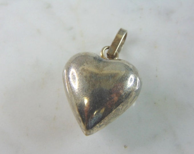 Womens Vintage Estate Sterling Silver Heart Pendant 8.2g E5303