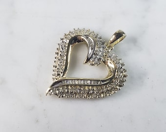 Womens Vintage Estate 10K Gold Heart Diamond Pendant 4.1g #E5996
