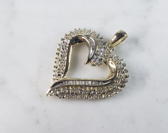 Womens Vintage Estate 10K Gold Heart Diamond Pendant 4.1g #E5996