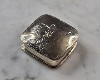 Vintage Estate Sterling Silver Floral Etched Pill Box 18.0g E974