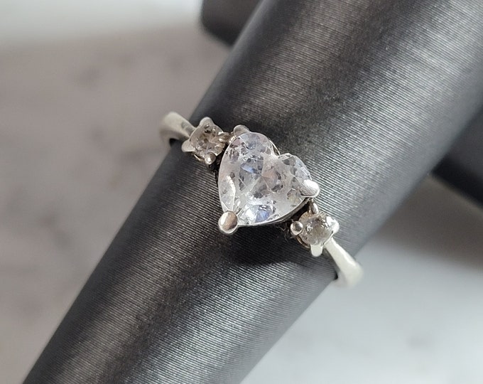 Womens Vintage Estate Sterling Silver CZ Heart Ring 2.7g E6984