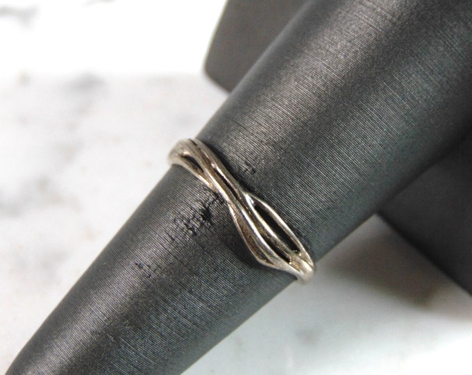 Womens Vintage Estate Sterling Silver Modernist Ring 1.3g E3671