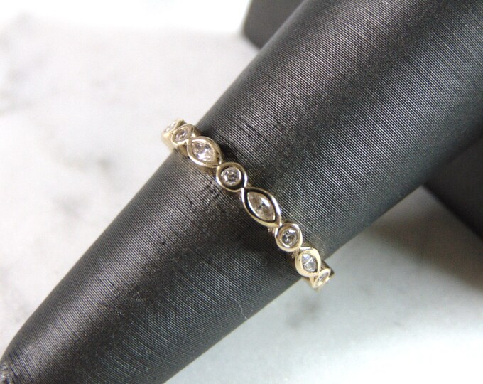 Womens Vintage Estate 14K Yellow Gold CZ Ring 2.3g E2437