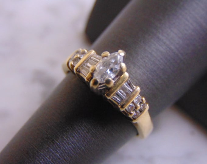Womens Vintage Estate 14K Yellow Gold Marquise Diamond Ring 3.8g E1003