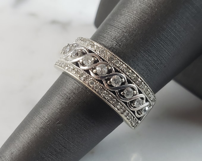 Womens Vintage Estate 10k White Gold Diamond Ring 5.0g  E1067