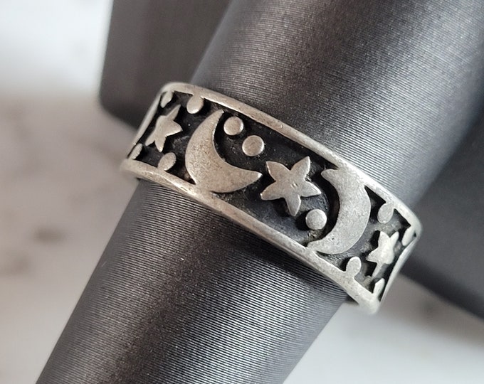 Womens Vintage Estate Sterling Silver Stars & Moon Band Ring 7.2g E5834