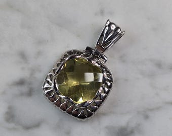 Womens Vintage Estate Sterling Silver Peridot Pendant 8.1g E1856