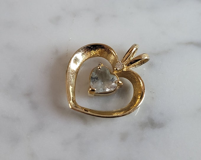 Womens Vintage Estate 14k Yellow Gold Heart Pendant 1.7g  E2488