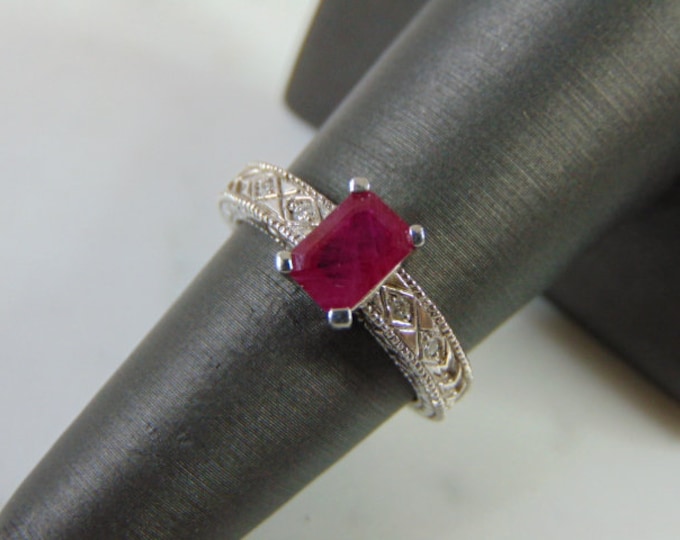 Womens Vintage Estate 14k White Gold Garnet & Diamond Ring 4.9g E4002